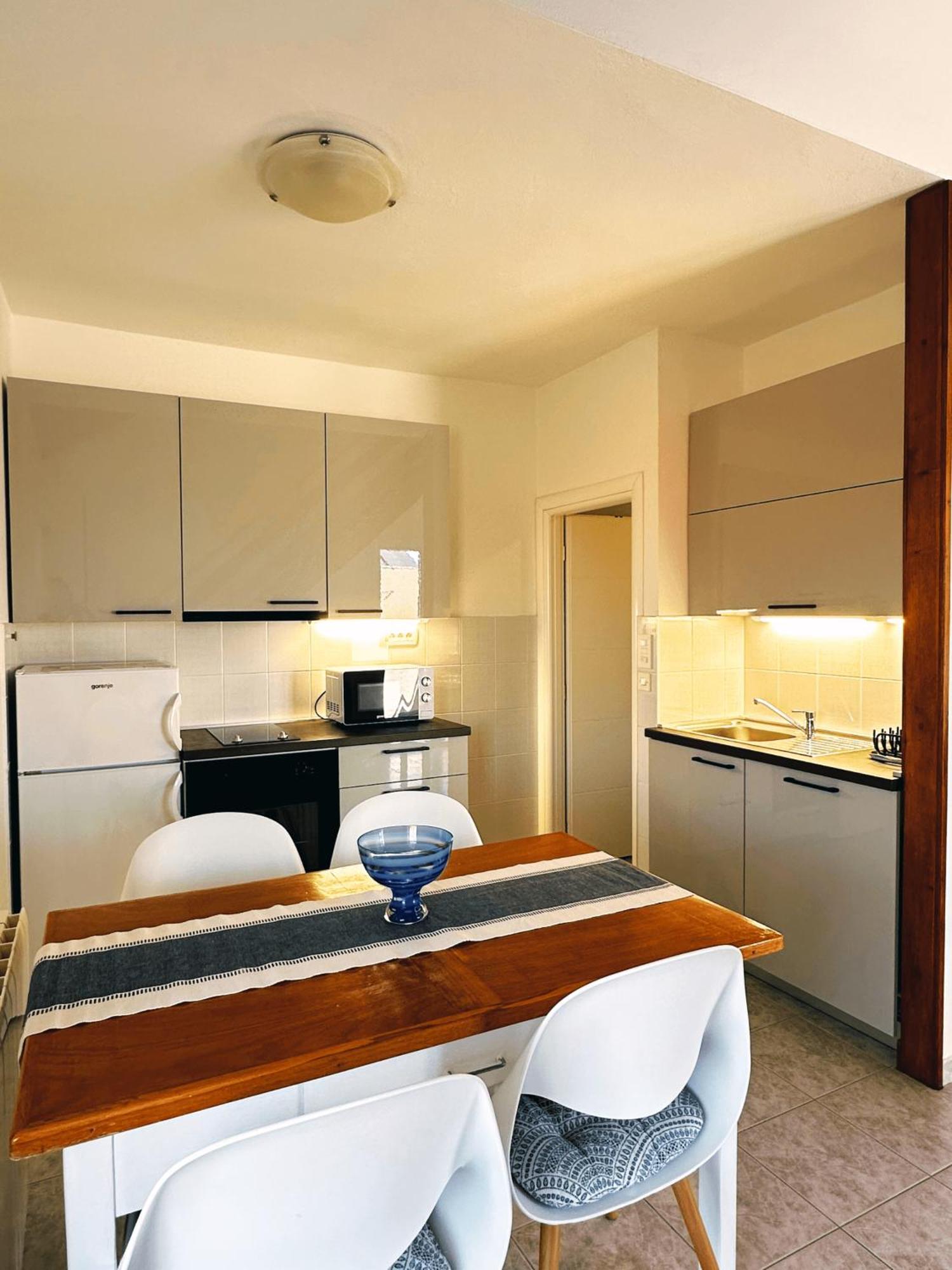 Apartments Vilma Murter Buitenkant foto
